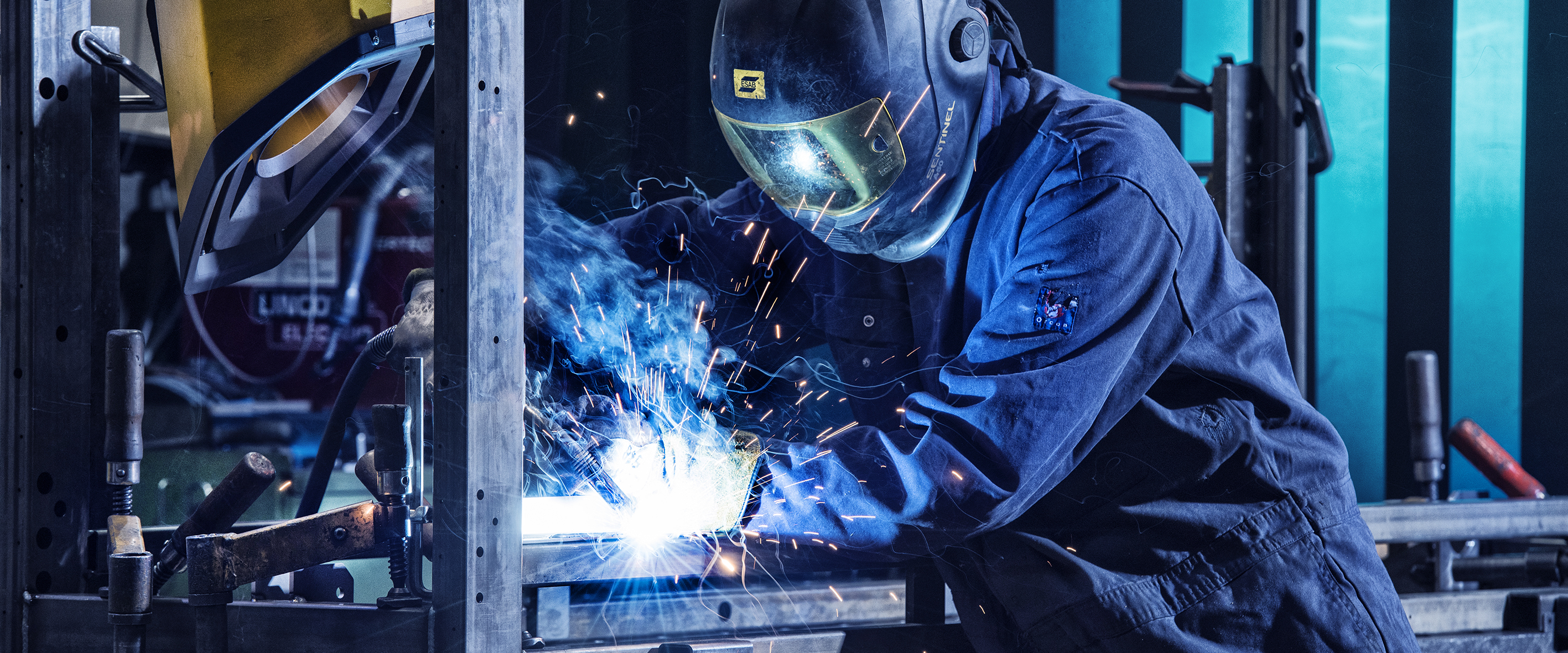 0465BOZ Group-urbex-blauw-beelduitsnede-web