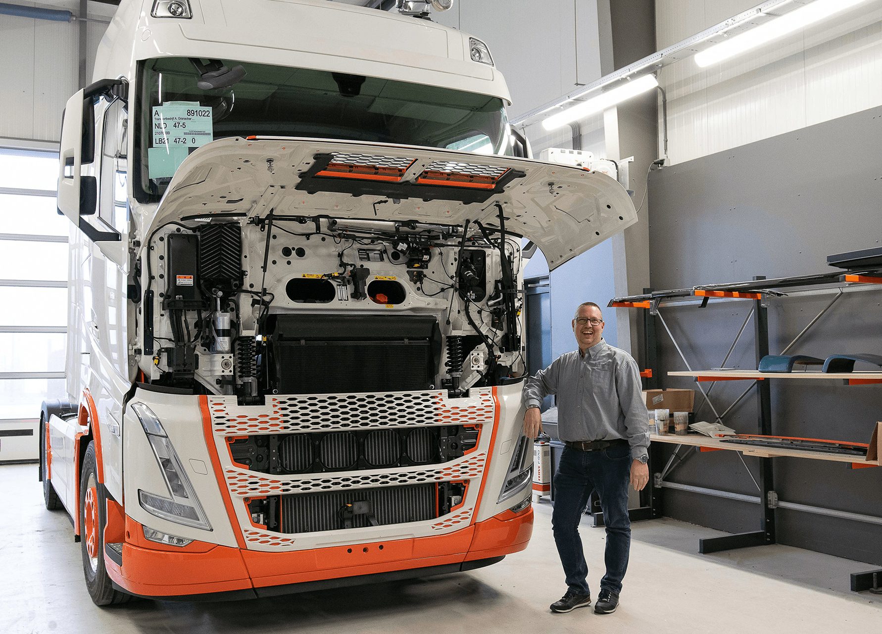 Bluekens_trucks_bus-aspect-ratio-376-270