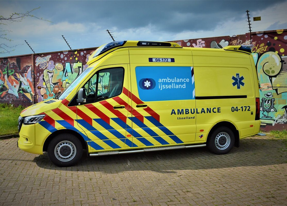 Ambulance-Ijsselland_1-aspect-ratio-376-270