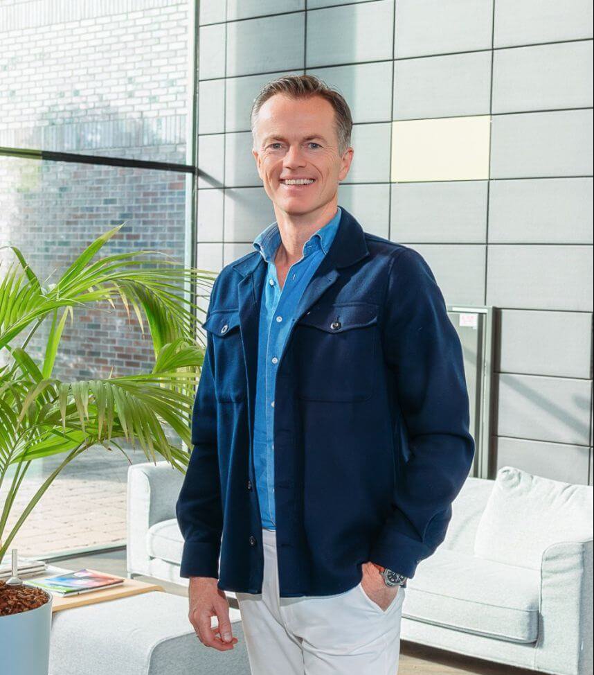 Maarten van Montfoort – CEO Interstellar IT Services Maarten van Montfoort - CEO Interstellar IT Services